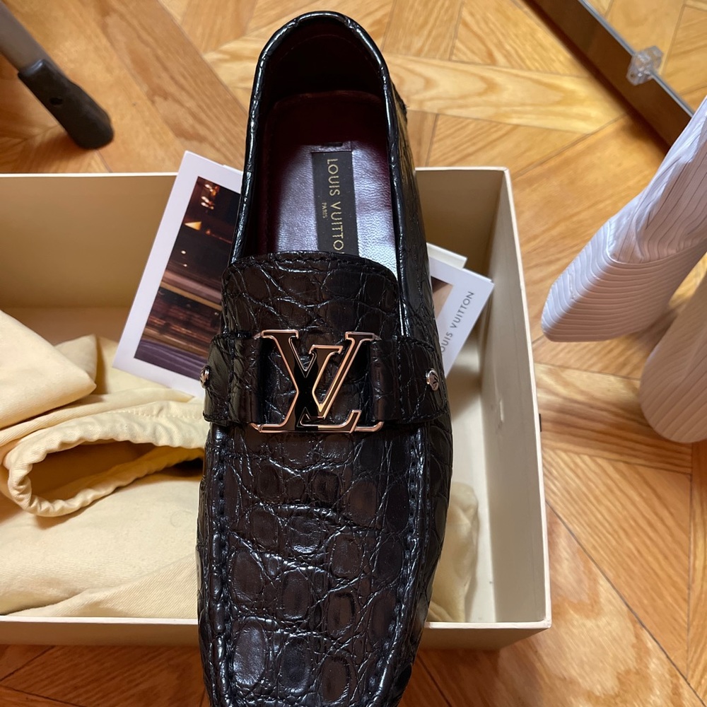 LUXURY LOUIS VUTTON LOAFERS - Picture 3 of 4
